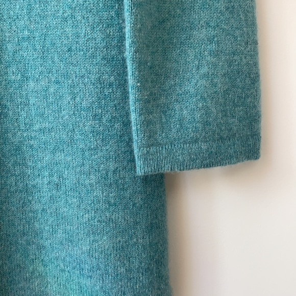 Cynthia Rowley Size L 100% 2-Ply Cashmere Crew Neck Sweater in Color Aqua - Picture 8 of 17